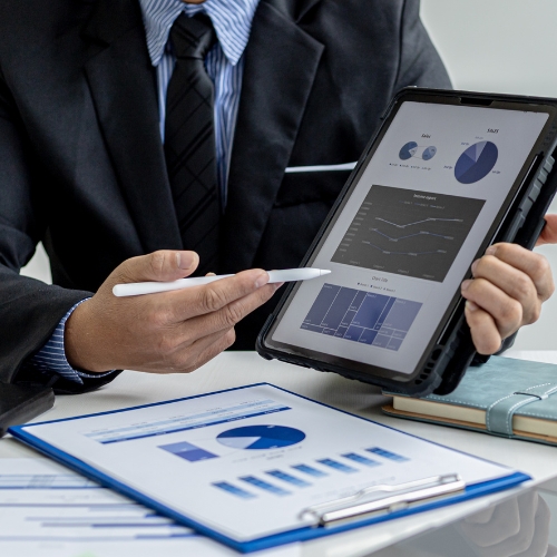 A THR desenvolve indicadores em Power BI para a área Comercial e Vendas, com dashboards claros que apoiam decisões rápidas e estratégicas.